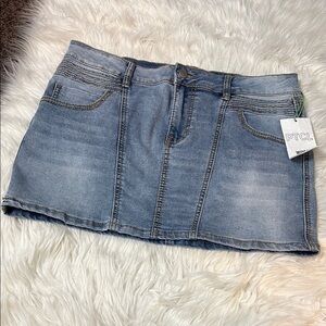 NWT PTCL Light Blue Denim Mini Skirt Size 31